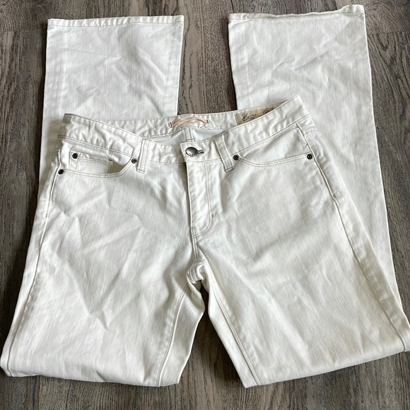 Gap Limited Edition White Bootcut Jeans, size 4 - Picture 1 of 10